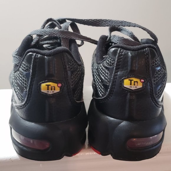 Kid's Nike Air Max Plus, Black University Red Reflective Silver (GS) - Picture 4 of 6